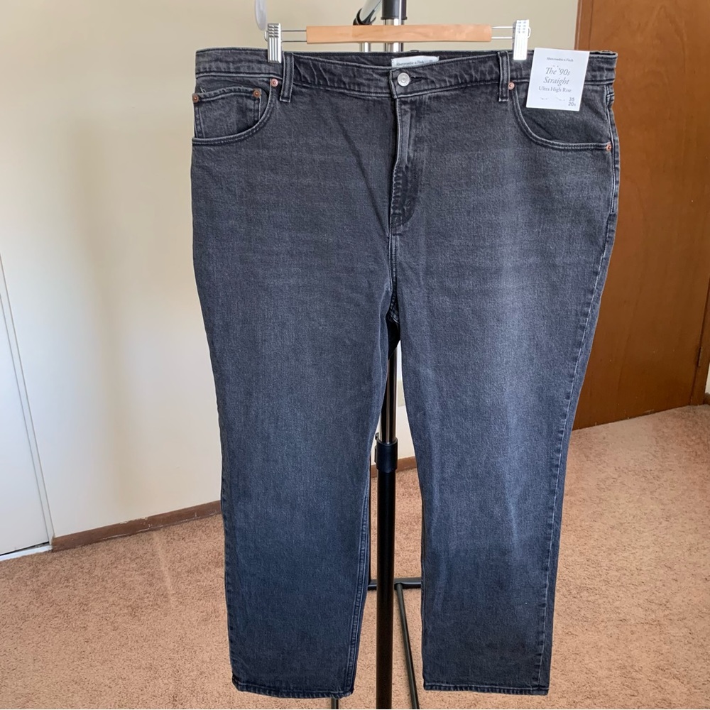 Abercrombie & Fitch 90’s Straight High Rise Jeans NWT 35 20 Short